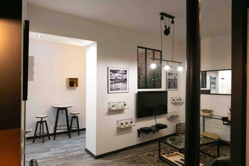 Ferienwohnung Loft De Courcaille - Balneo - Free Parking - Wifi Orléans Exterior foto
